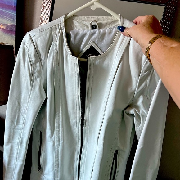 ❤️WHITE REAL LEATHER MOTO JACKET SMALL FULL ZIP & ZIP POCKETS❤️ - Picture 1 of 14